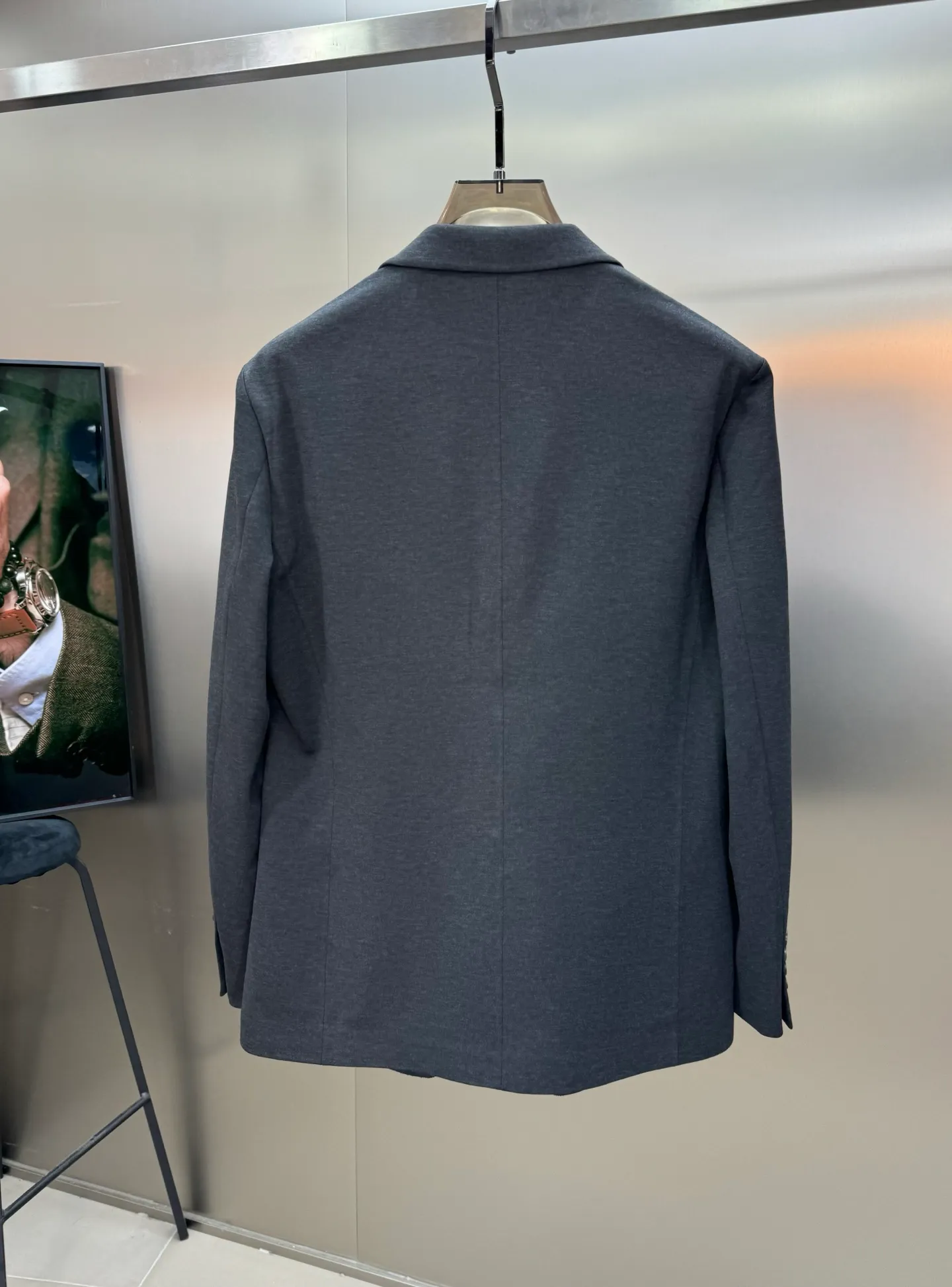 ⚜️KOLONSPOR*T New Arrival suit jacket👨🏻Foreign trade company order! Classic decimal silicone design. Simple and high-end. Custom-made imported original nylon-cotton Roman fabric, original custom-made metal leather tag. High-tech seamless gluing process. The fabric is straight and drapey, and the whole piece of clothing is neatly and neatly machined. All hardware accessories are top-notch accessories with logos supplied by customers. At first glance, they are high-end fabrics. This fabric is all custom-woven! Good products from regular big manufacturers! Very practical. Color: Black.Gray.Blue.Sizes: M-3XL. Slim fit! (XL recommended for 175/150 pounds)